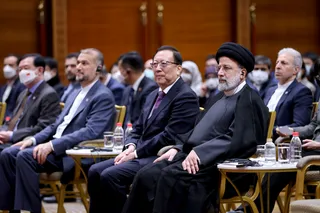 تصاویر اعطای عنوان «استاد افتخاری» دانشگاه پکن به دکتر رئیسی و سخنرانی در جمع اساتید و دانشجویان