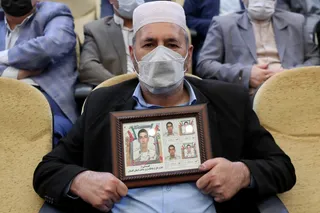 تصاویر دیدار رئیس جمهور با نخبگان ، علماء ، خانواده شهدا ، ایثارگران و جمعی از اقشار مختلف مردم
