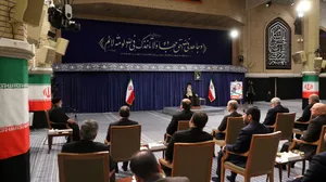فیلم دیدار رئیس‌جمهور و اعضای هیئت دولت با رهبر معظم انقلاب اسلامی