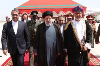 تصاویر ورود دکتر رئیسی به مسقط با استقبال سلطان عمان