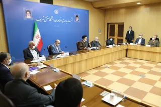 تصاویر نشست رئیس جمهور با اساتید و فناوران دانشگاه صنعتی شریف