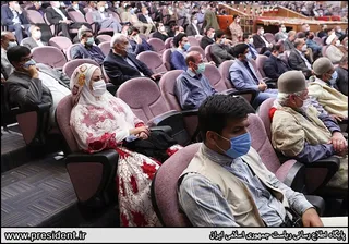 تصاویر دیدار رئیس جمهور با نخبگان ، علماء ، خانواده شهدا ، ایثارگران و جمعی از اقشار مختلف مردم کهکیلویه وبویراحمد