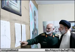 تصاویر حضور در محل یادبود «ستاد فرماندهی قرارگاه مرکزی کربلا» در دوران دفاع مقدس