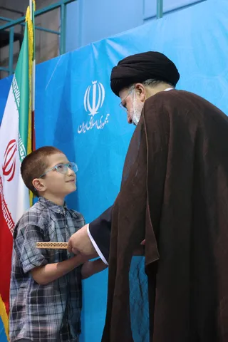 تصاویر اجتماع مردمی هسته های جهاد , پیشرفت در حسینیه جماران