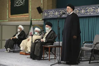تصاویر حضور رئیس جمهور در دیدار مسئولان نظام و میهمانان کنفرانس وحدت اسلامى‌ با رهبر معظم انقلاب