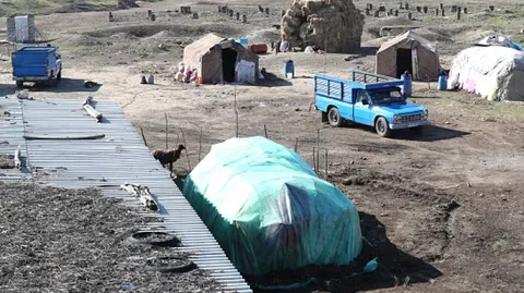 تصاویرحضور آیت‌الله رئیسی در جمع صمیمی مردم روستای فتحعلی پارس‌آباد