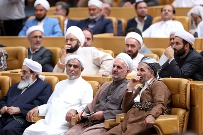 تصاویر نشست علما و نخبگان اهل سنت سراسر کشور با رئیس جمهور