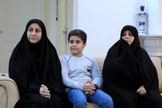 تصاویر حضور رئیس جمهور در منزل شهید امنیت آرمان علی وردی