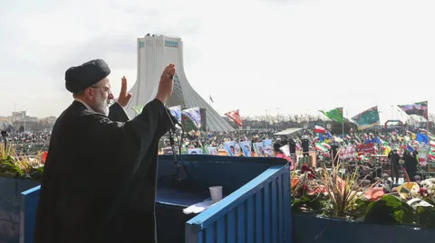 تصاویر سخنرانی در اجتماع باشکوه راهپیمایان ۲۲ بهمن ۱۴۰۱