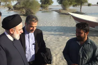 گزارش تصویری از حضور رئیس جمهور در مناطق سیل‌زده سیستان و بلوچستان