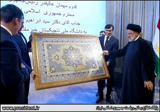 تصاویر اعطای مدرک دکترای افتخاری به رئیس جمهور و سخنرانی در دانشگاه ملی تاجیکستان
