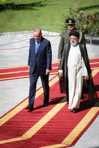 تصاویر مراسم استقبال رسمی آیت‌الله رئیسی از رئیس جمهور ترکیه