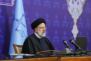 مکتب شهید سلیمانی در امتداد مکتب امام خمینی (ره) و عاشوراییان است/ مردان و زنانی که می‌خواهند در جامعه تحول آفرین باشند، باید در پرتو بندگی خداوند متعال دارای ظرفیت شوند