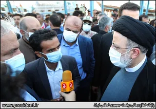 تصاویر حضور رئیس جمهور  در اسکله صیادی کنارک