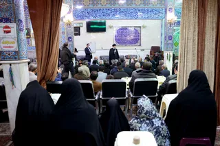 تصاویر حضور و اقامه نماز در مسجد حسین بن علی (ع) شهر ری
