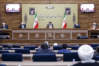 حمایت از مدیران شجاع و ریسک پذیر را که به دنبال بی اثر کردن تحریم‌ها هستند، وظیفه خود می‌دانیم