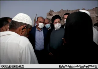حضور و گفتگوی رئیس جمهور با حاشیه نشینان شهر چابهار