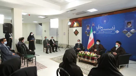 تصاویر رئیس جمهور در نشست خبری استان لرستان