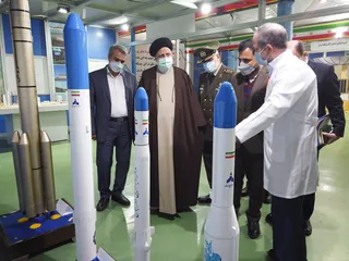 تصاویر بازدید دکتر رئیسی از نمایشگاه دستاوردهای صنعت فضایی