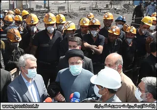 تصاویر بازدید آیت الله رئیسی از معدن زغال سنگ پروده طبس