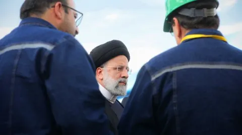 گزارش تصویری از افتتاح کارخانه فولاد زمزم 3