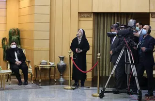تصاویر بازگشت رییس جمهور از سفر قطر