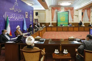 پاسداشت حضور مردم در مراسم ۲۲ بهمن، تشکر عملی و خدمت صادقانه به آنهاست/ مردم نباید در خرید کالاهای اساسی و مورد نیاز خود، دغدغه قیمت‌های بازار را داشته باشند