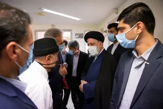 بازدید رئیسی از بخش‌های مختلف بیمارستان میلاد و گفتگو با مردم، بیماران و کادر درمان