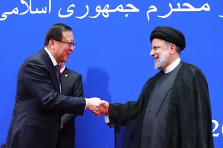 تصاویر اعطای عنوان «استاد افتخاری» دانشگاه پکن به دکتر رئیسی و سخنرانی در جمع اساتید و دانشجویان