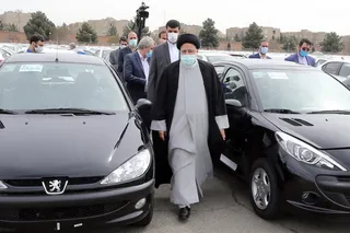تصاویر بازدید از انبار و خط تولید ایران خودرو