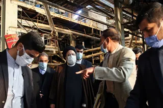 معامله واگذاری کارخانه قند یاسوج ابطال، کارخانه از شخصی که با ثمن بخس آن را دریافت کرده بود پس گرفته و پلمب کارخانه نیز شکسته شد