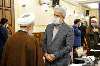 دستور رئیس دستگاه قضا به دادستان برای رسیدگی به علت صدور مجوز صادرات به افراد فاقد صلاحیت/ گره زدن تصمیم گیری‌ها به انتخابات آمریکا آدرس غلط دادن به ملت است