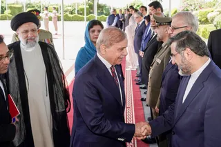 استقبال رسمی از سوی نخست وزیر پاکستان