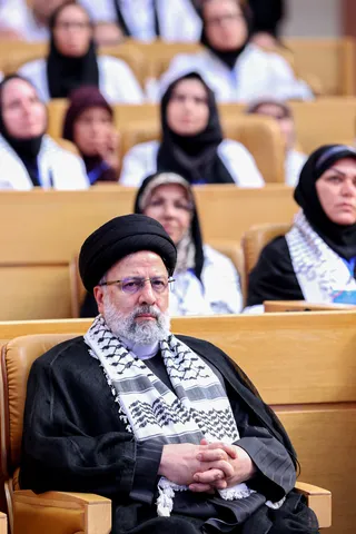 تصاویر مراسم تجلیل از دستاوردها و تکریم فعالان نظام بهداشت کشور در دولت مردمی