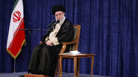 تصاویر دیدار رئیس‌جمهور و اعضای هیئت دولت با رهبر معظم انقلاب اسلامی