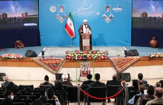 تصاویر دیدار با نخبگان ، علماء ، خانواده شهدا ، ایثارگران و جمعی از اقشار مختلف مردم