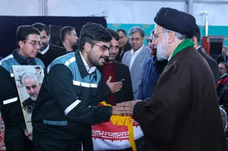 تصاویر جشن احیا ۷۶ واحد صنعتی در استان یزد و بازدید از کارخانه احیا شده رادیاتورسازی