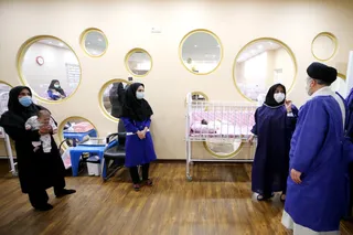 تصاویر افطار رئیس جمهور در نخستین روز از ماه مبارک رمضان همراه با ایتام