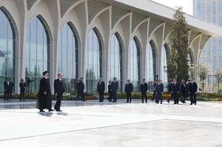 تصاویر مراسم استقبال رسمی از آیت الله رئیسی توسط رئیس جمهور ازبکستان