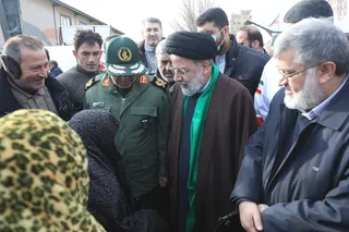 تصاویر بازدید میدانی دکتر رئیسی از مناطق زلزله‌زده شهرستان خوی و روستای بدلان