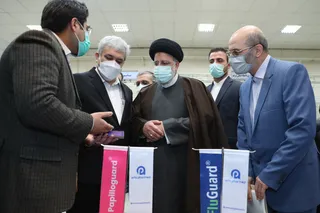 تصاویر بازدید رئیس جمهور از نمایشگاه دستاوردهای فناورانه دانشگاه صنعتی شریف