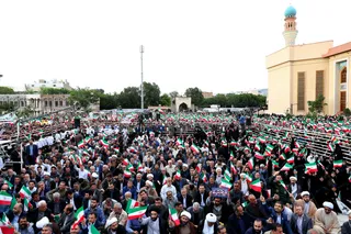 تصاویر حضور دکتر رئیسی در اجتماع باشکوه مردم تبریز