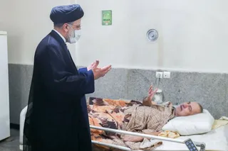 تصاویر حضور سرزده رئیس جمهور منتخب در آسایشگاه جانبازان امام خمینی(ره)