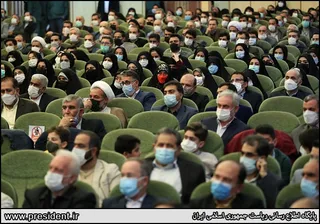 تصاویردیدار رئیس جمهور با نخبگان ، علماء ، خانواده شهدا ، ایثارگران و جمعی از اقشار مختلف مردم