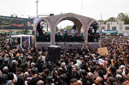 مراسم تشییع پیکر رئیس جمهور شهید و همراهان در بیرجند