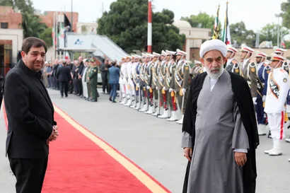 استقبال از پیکر رئیس جمهور شهید و همراهان در فرودگاه مهرآباد