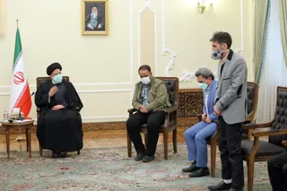 تصاویر دیدار باخانواده شهدای مسابقه فوتبال شهرستان چوار