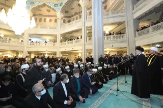 تصاویر حضور آیت‌الله رئیسی در جمع نمازگزاران مسجد جامع مسکو
