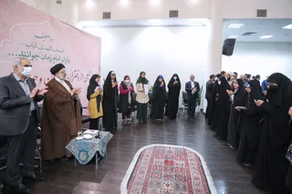 تصاویر دیدار با جمعی از دختران شرکت کننده در برنامه «بینهایت شو»