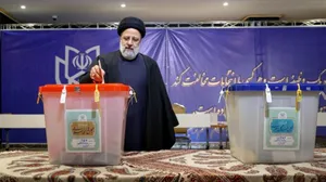 مشارکت دکتر رئیسی در انتخابات مجالس شورای اسلامی و خبرگان رهبری/ بازدید از بخش‌های مختلف ستاد انتخابات کشور و روند اخذ آرا